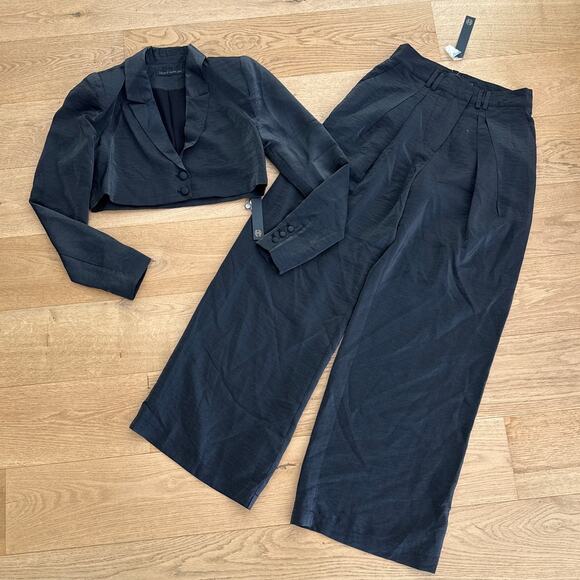 House of Harlow 1960 - Cardella Cropped Blazer & Linor Wide Leg Pants in Black - Picture 1 of 8